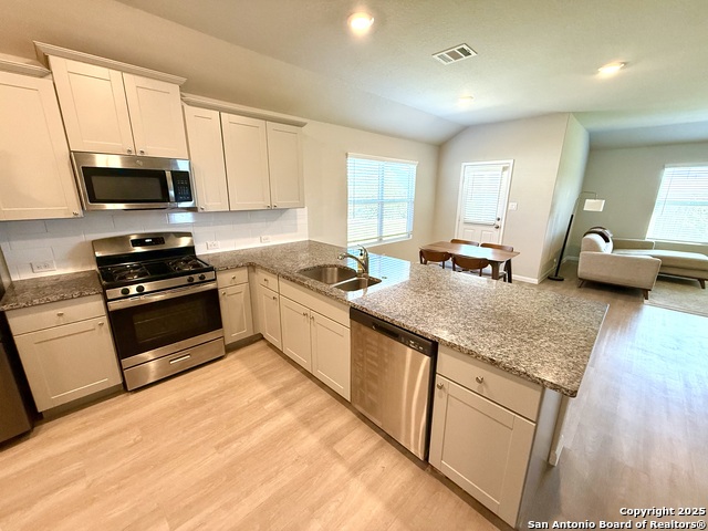 7918 Dovers Den Property Photo 4