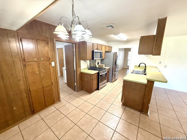 4922 Lambeth Dr Property Photo 6