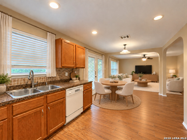 10111 Sparrow Way Property Photo 5