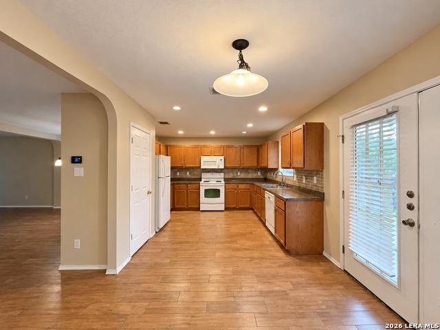 10111 Sparrow Way Property Photo 20