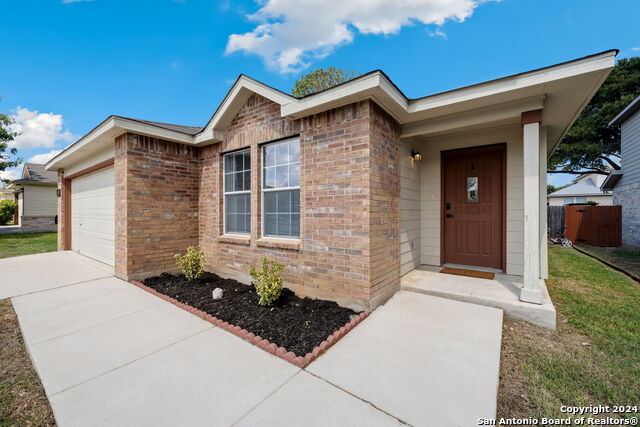 125 Pointe Loop Property Photo 1