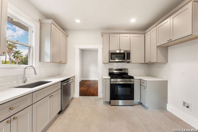 2302 Schley Ave Property Photo 11