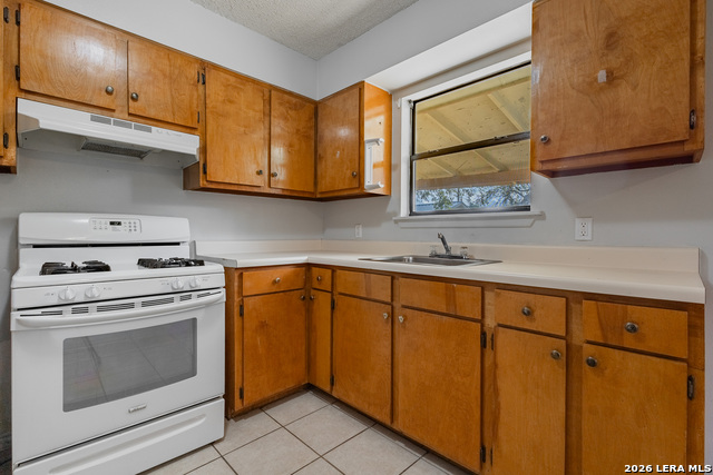 933 Avenue B Property Photo 7