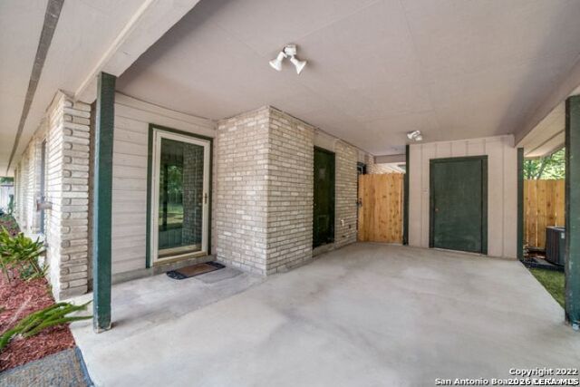 6639 Seneca Dr Property Photo 2