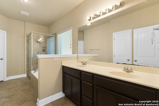 5722 Sweetwater Way Property Photo 13