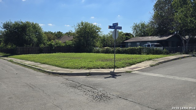 702 S San Eduardo Ave Property Photo 3