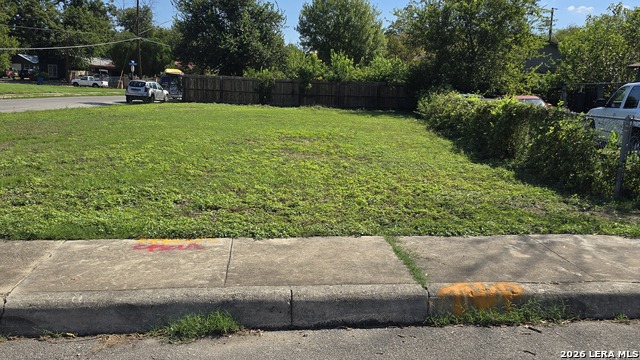 702 S San Eduardo Ave Property Photo 4