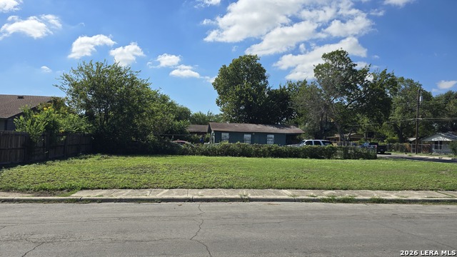 702 S San Eduardo Ave Property Photo 7
