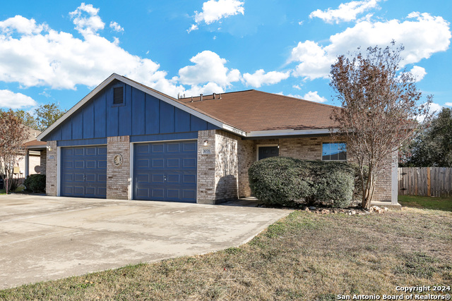 1076 MISTY ACRES DR Property Photo 1