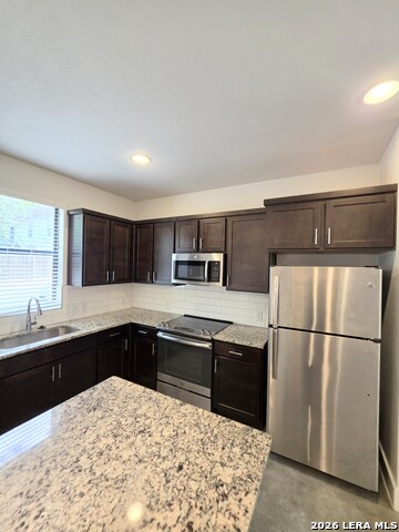 200 Melrose Pl Property Photo 5