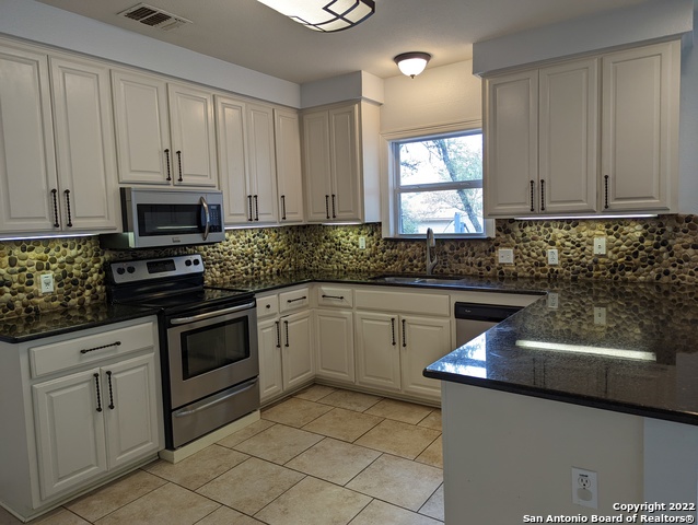 25110 Flying Arrow Property Photo 8