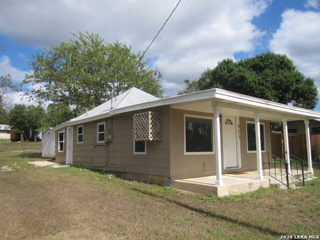 911 Cypress Property Photo 2