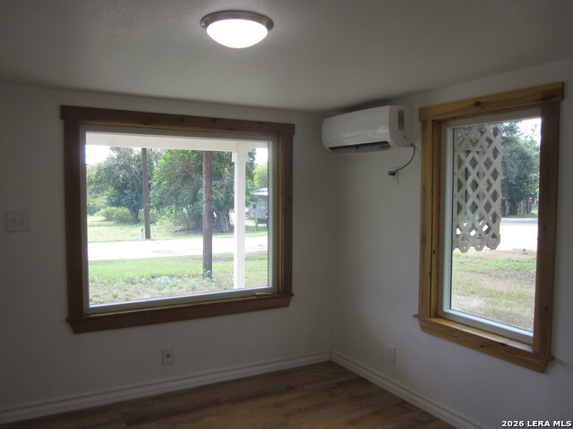 911 Cypress Property Photo 7