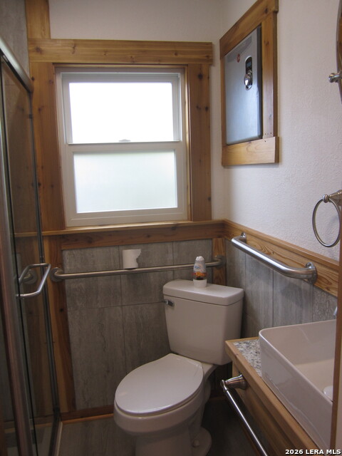 911 Cypress Property Photo 12