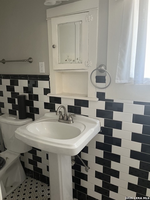 2108 Saunders Ave Property Photo 12