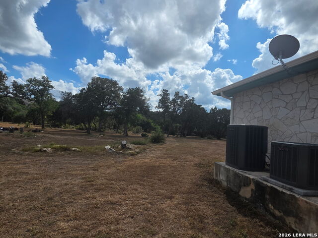 10110 Huntress Ln Property Photo 5
