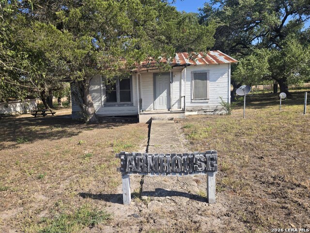 829 E Charco Rd Property Photo 2