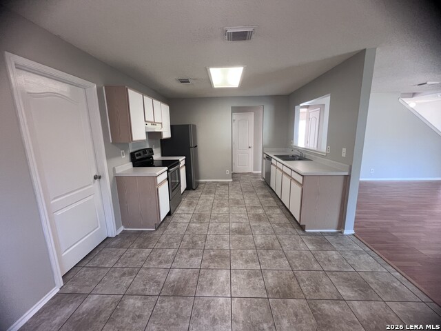 347 Stone Gate Dr Property Photo 8