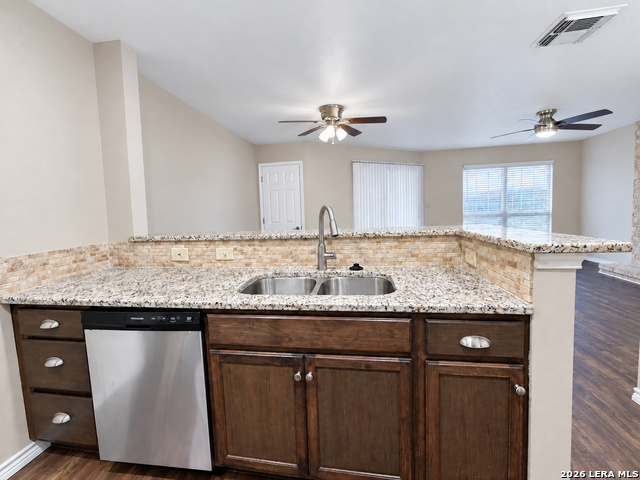11843 Braesview Property Photo 6