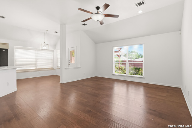 24922 Crescent Trce Property Photo 7