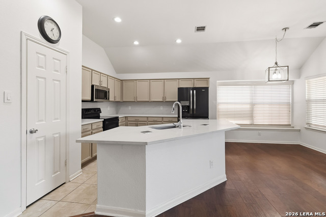 24922 Crescent Trce Property Photo 10