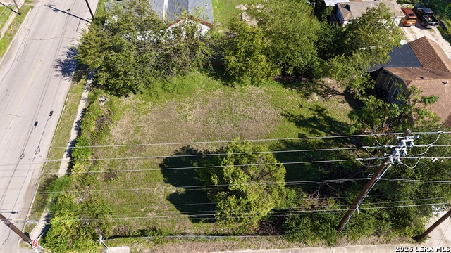 1753 W Poplar Property Photo 6