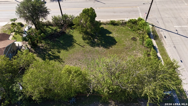 1753 W Poplar Property Photo 8