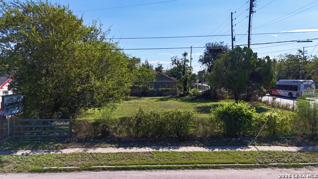 1753 W Poplar Property Photo 10
