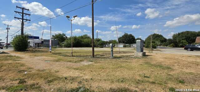 3211 Roosevelt Ave Property Photo 2