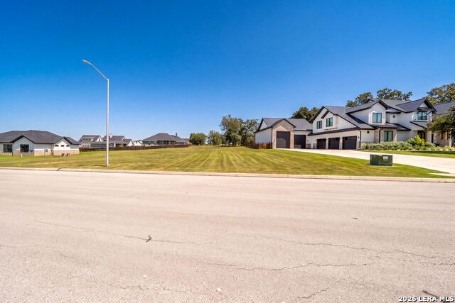 117 Chinaberry Hill Property Photo 10
