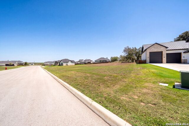 117 Chinaberry Hill Property Photo 11