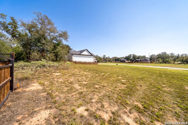 117 Chinaberry Hill Property Photo 13