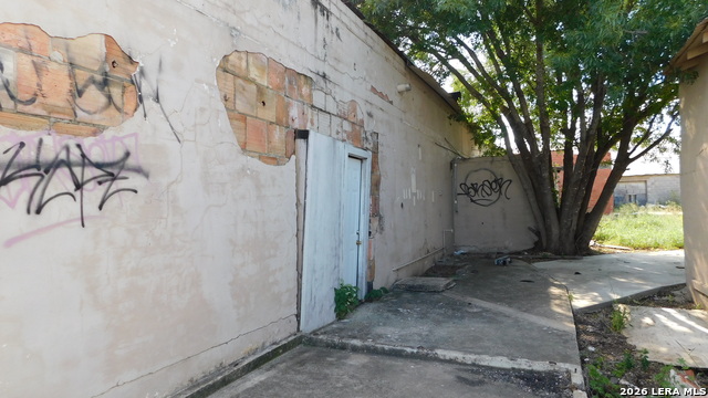 474 Avenue H Property Photo 9