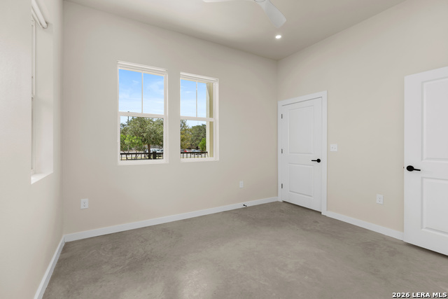 725 W Ashby Pl Property Photo 10