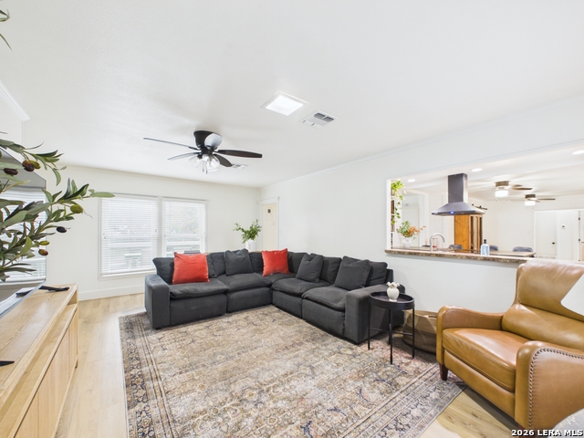 112 Live Oak Property Photo 16