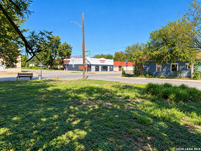 1902 Guadalupe St Property Photo 2
