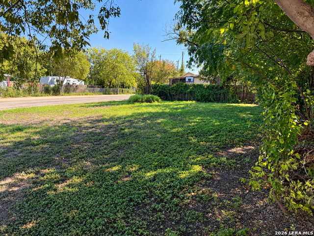 1902 Guadalupe St Property Photo 3