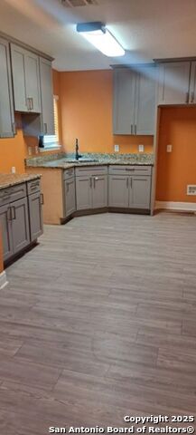 143 Grapeland Property Photo 4