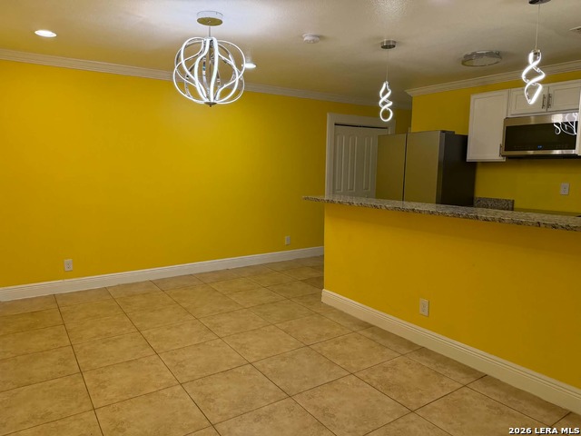 5551 Knoll Krest Dr Property Photo 3