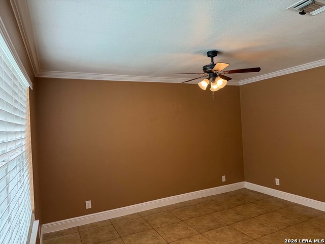5551 Knoll Krest Dr Property Photo 9