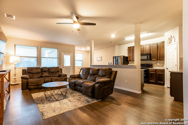 10428 Green Pr Property Photo 6