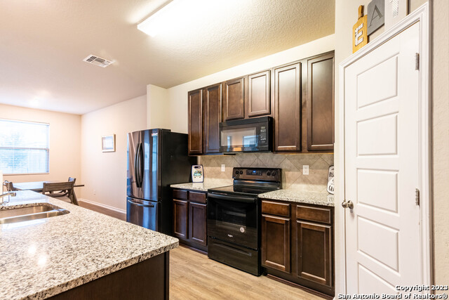 10428 Green Pr Property Photo 10