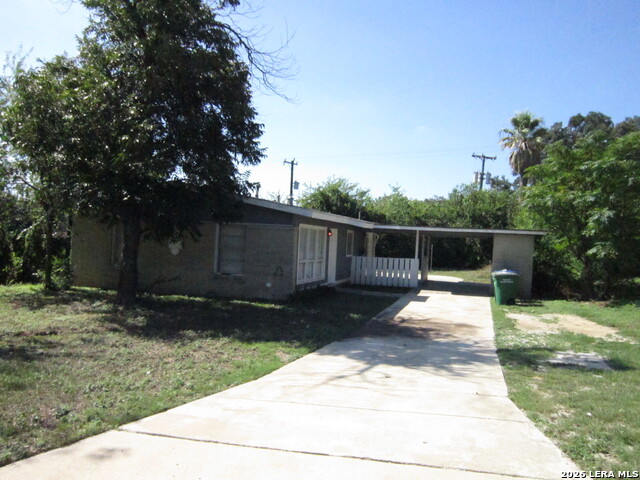 4718 Trailwood Property Photo 1