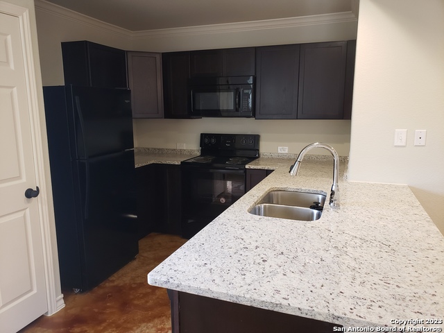 7310 Colina Way Property Photo 4