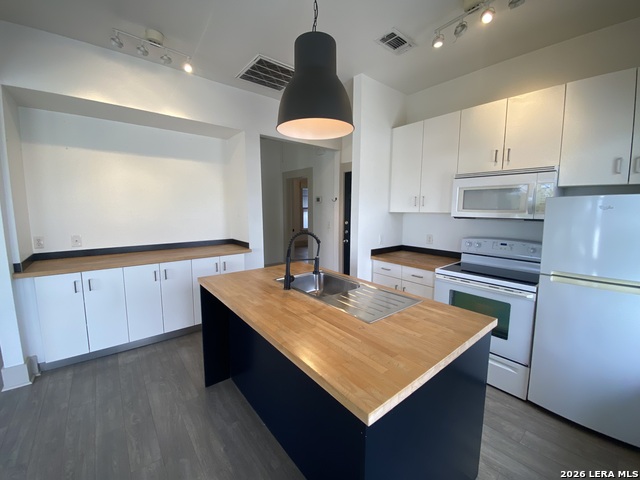 502 Eager Property Photo 2