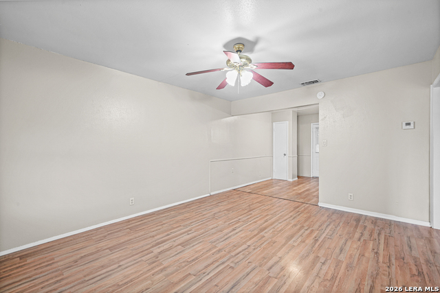 306 N Seguin Rd Property Photo 3