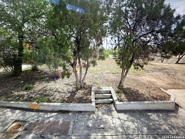 900 Larry Property Photo 4