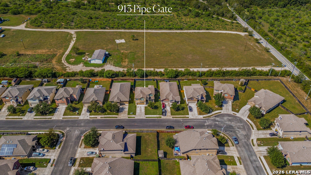 913 Pipe Gate Property Photo 44