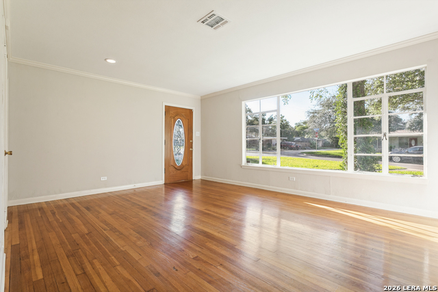 327 Calumet Pl Property Photo 4