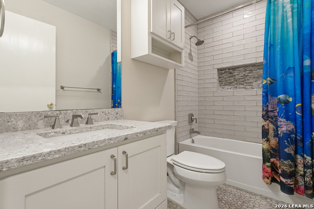 327 Calumet Pl Property Photo 14